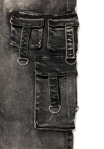 Multiple Cargo Pockets